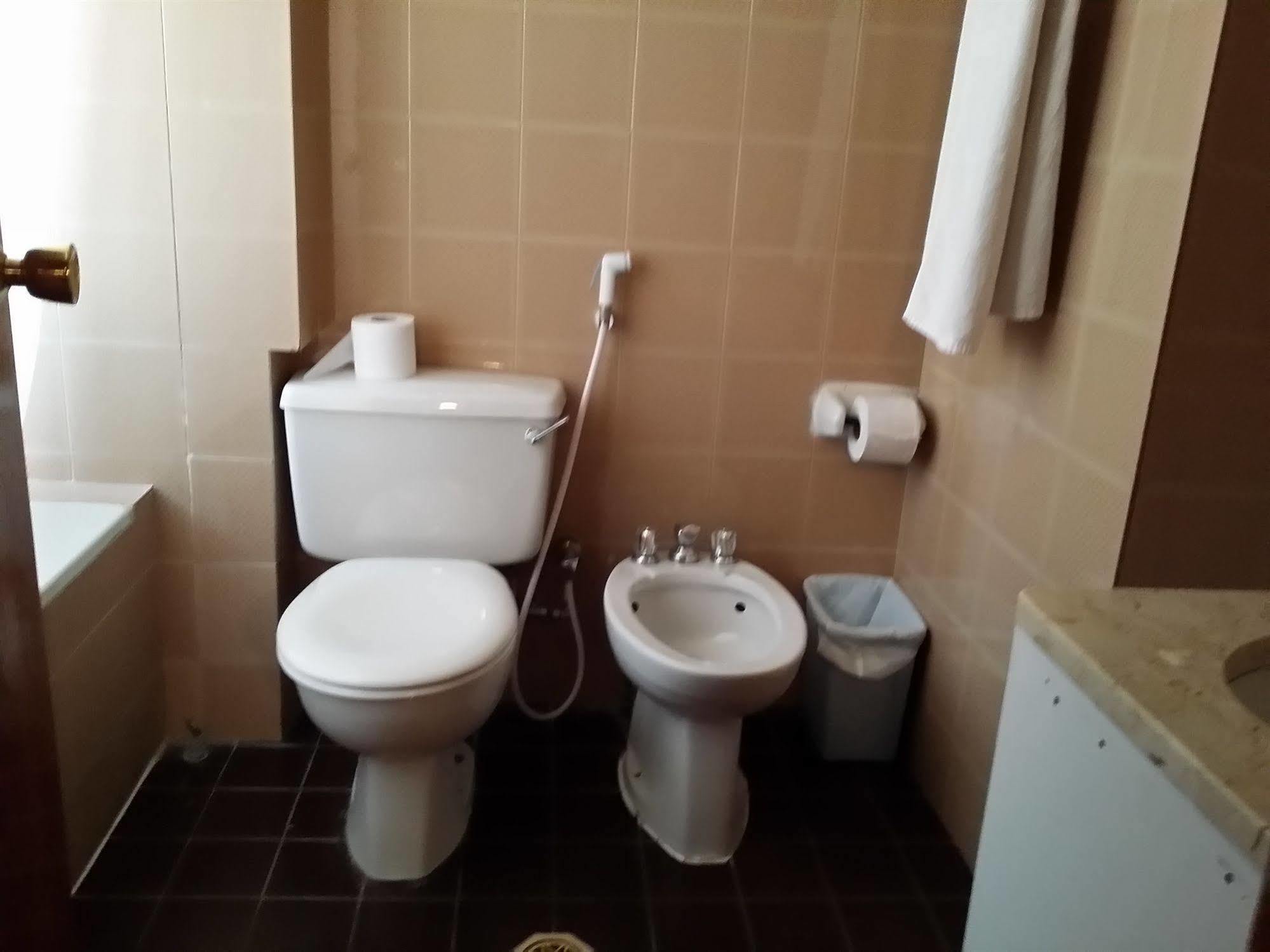 מנאמה Atlas Hotel מראה חיצוני תמונה
