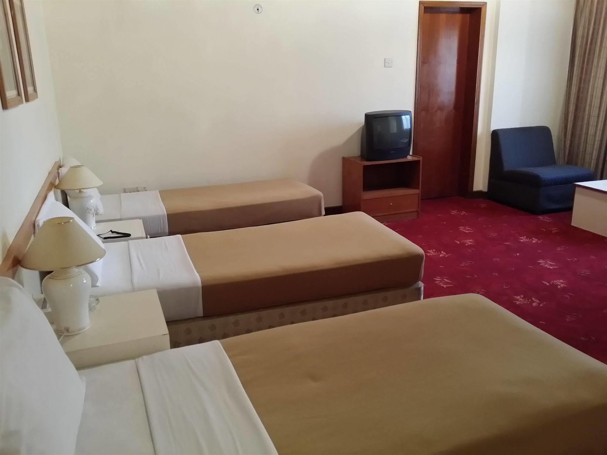 מנאמה Atlas Hotel מראה חיצוני תמונה