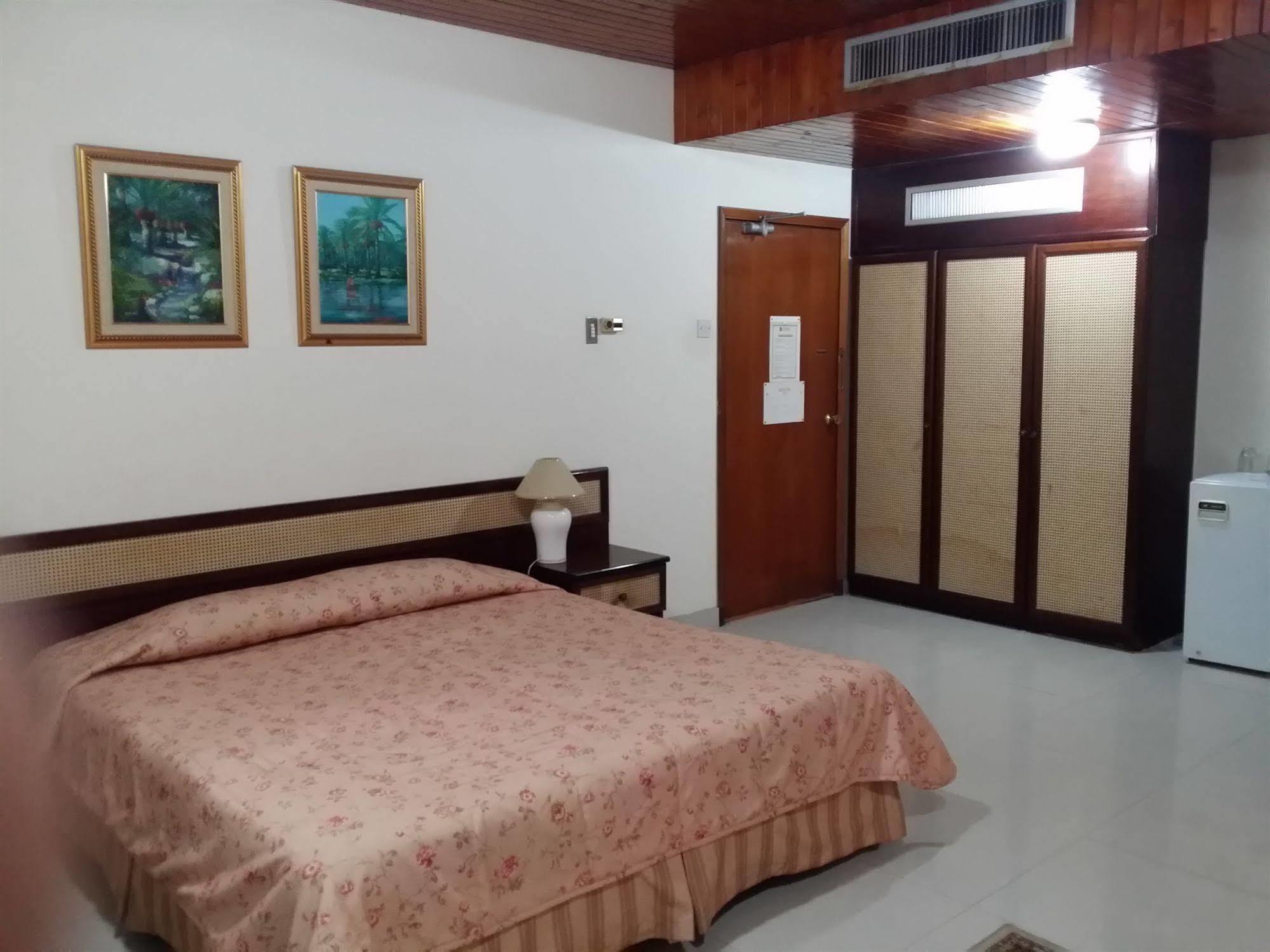 מנאמה Atlas Hotel מראה חיצוני תמונה
