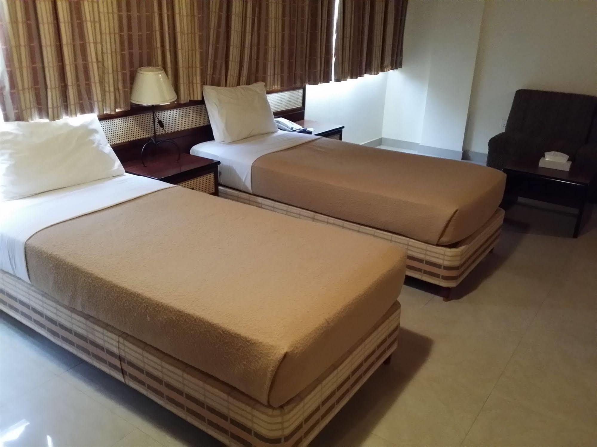 מנאמה Atlas Hotel מראה חיצוני תמונה