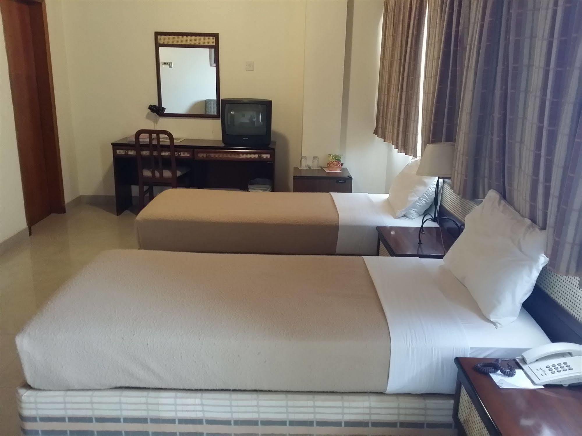 מנאמה Atlas Hotel מראה חיצוני תמונה