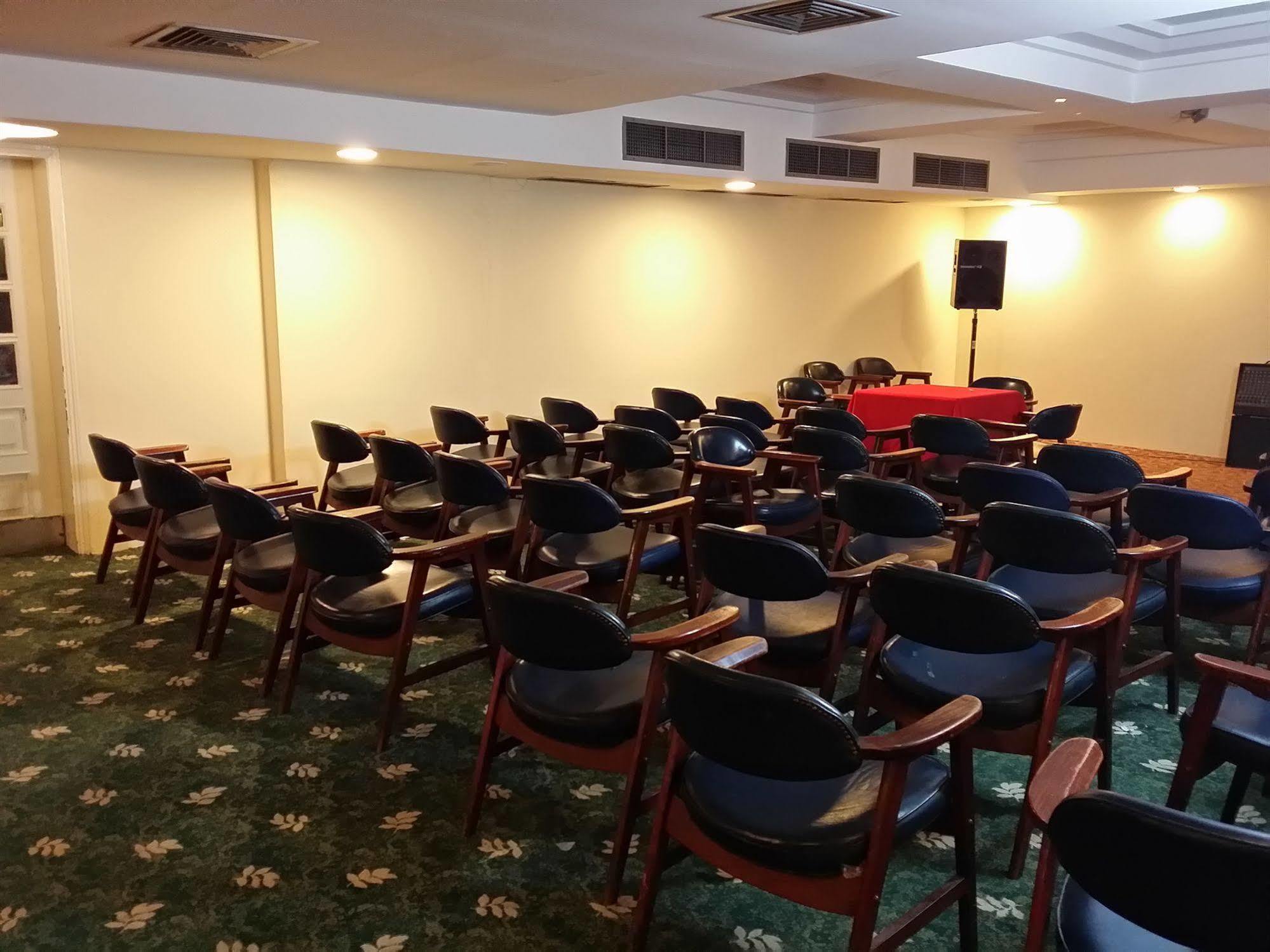 מנאמה Atlas Hotel מראה חיצוני תמונה