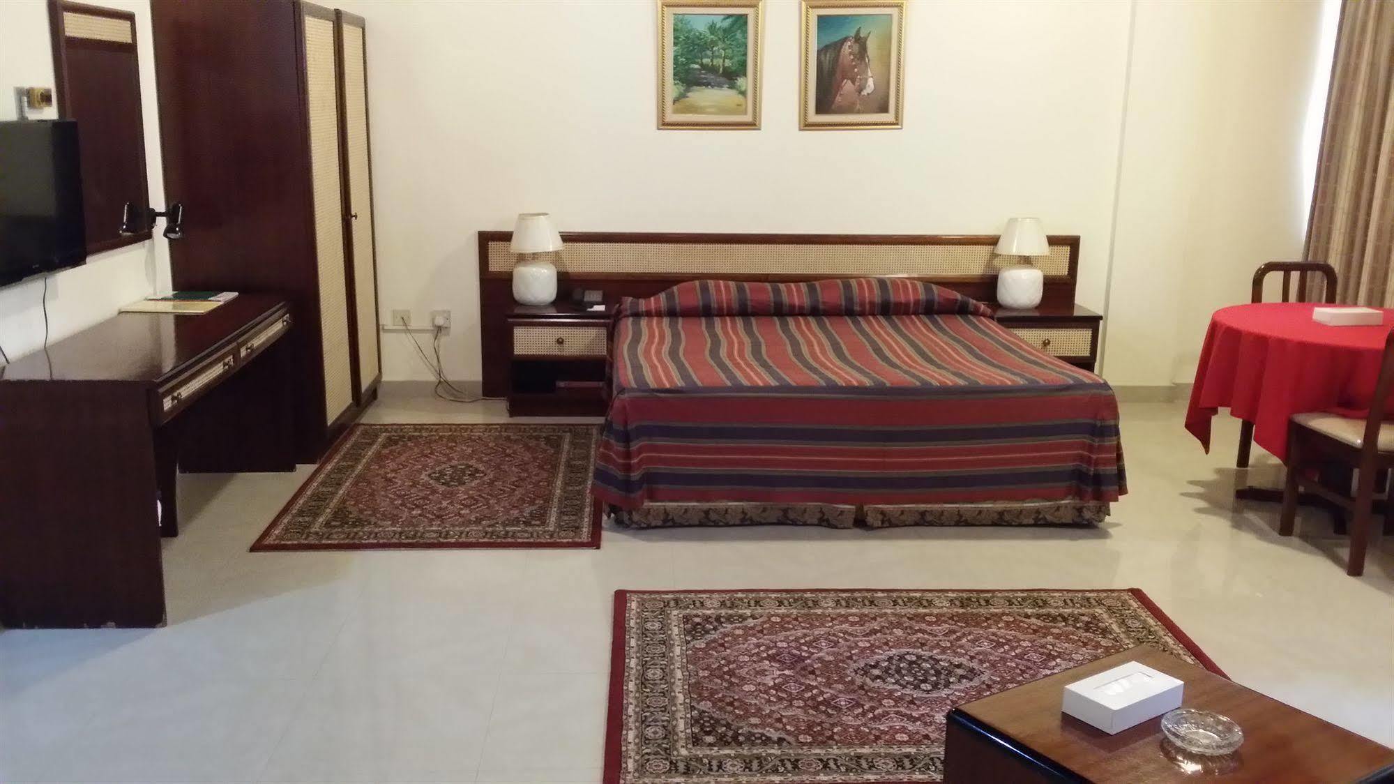 מנאמה Atlas Hotel מראה חיצוני תמונה